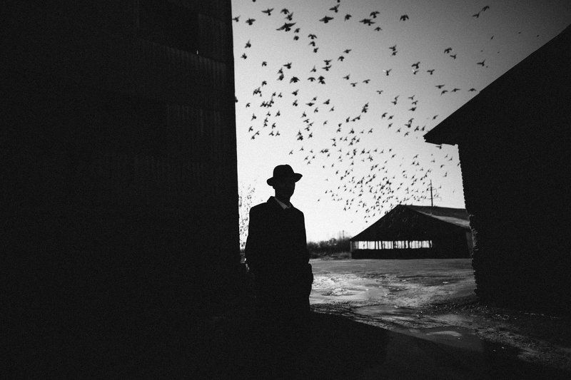 Black hat man (I)photo preview