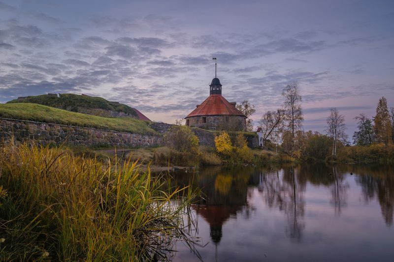 Каменная крепость Корела на острове реки Вуокса в Приозерске. фото превью