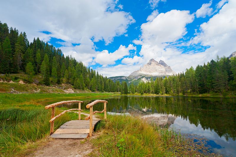 Озеро в Доломитах, Италияphoto preview