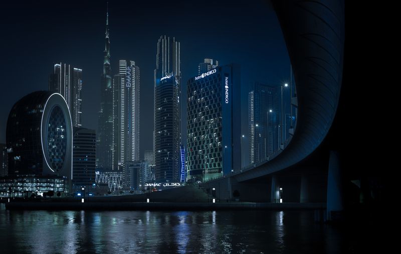 dubai, uae, emirates, city, skyscaper, bridge, night scene  Dubai Business Bayphoto preview