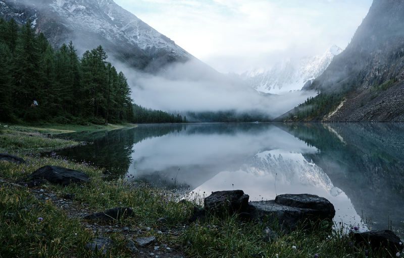 Нижнее Шавлинское озеро, Алтай, туман, горы Туманphoto preview