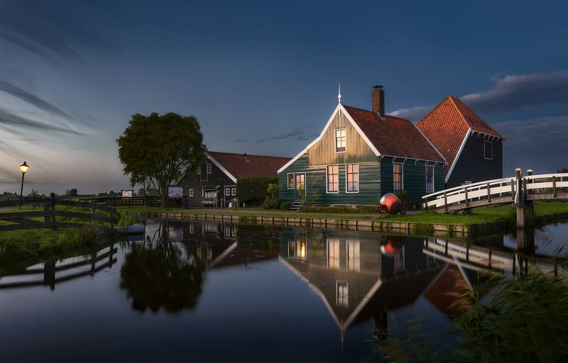 дом, закат, рассвет, вечер, ночь, озеро, река, деревня, село, голландия, нидерланды, мост, dusk, village, house, evening, night, town, netherlands, holland, pond, river, lake Голландская деревушка / Dutch villagephoto preview