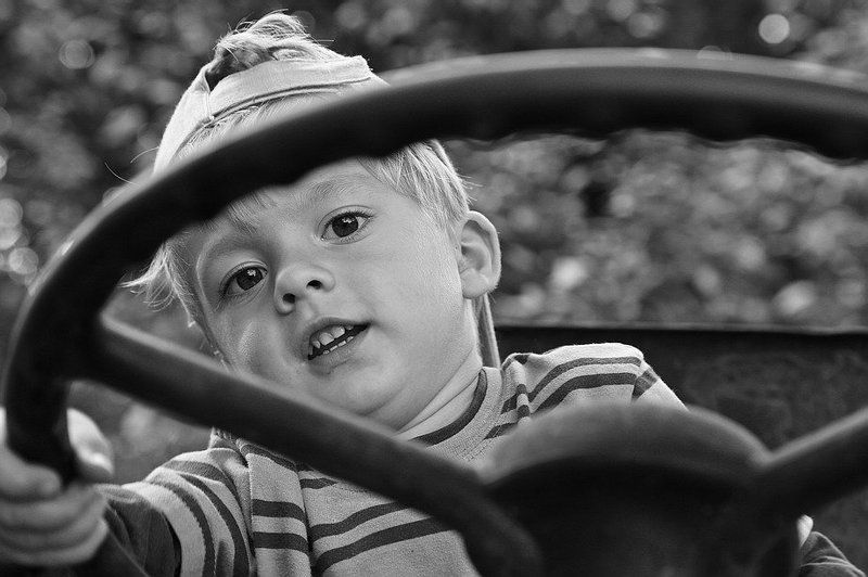 А дорога серою лентою вьётся ...photo preview