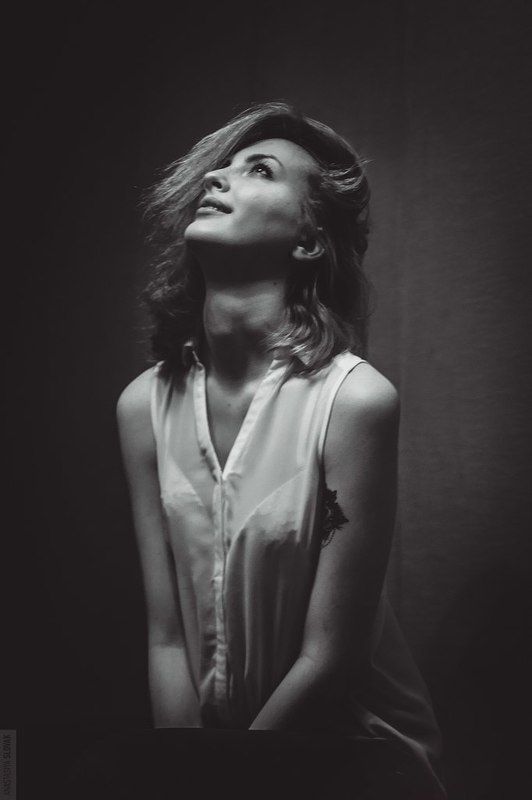 Взгляд, Девушка, Дъявол, Красота, Магия, Мода, Музыка, Невесомость, Нирвана, Обнажение, Отражение, Отрешенность Две жизни одного герояphoto preview