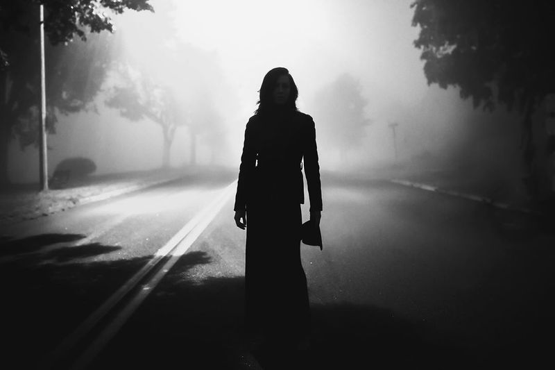 Dark, Portrait, Девушка, Силуэт, Туман Woman in Blackphoto preview