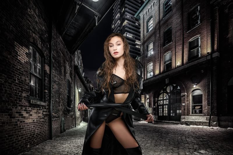 Женский портретphoto preview