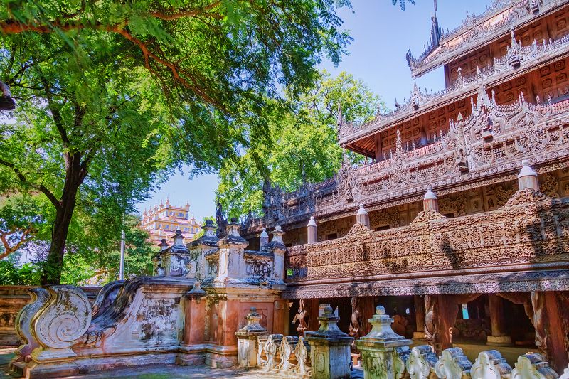 Golden Placephoto preview