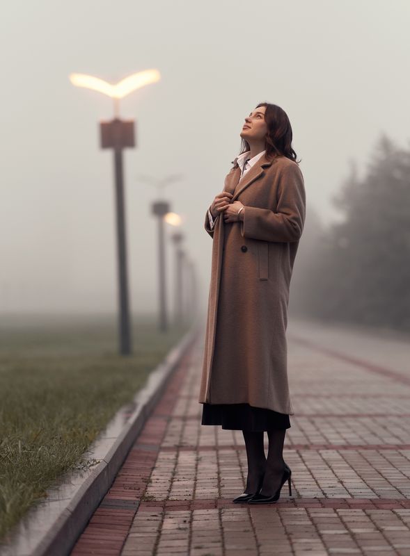 Донецк, женщина, портрет, утро, ДНР, туман, Россия, красивая,  Красота в Донецкеphoto preview