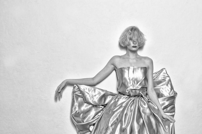 Женский портретphoto preview