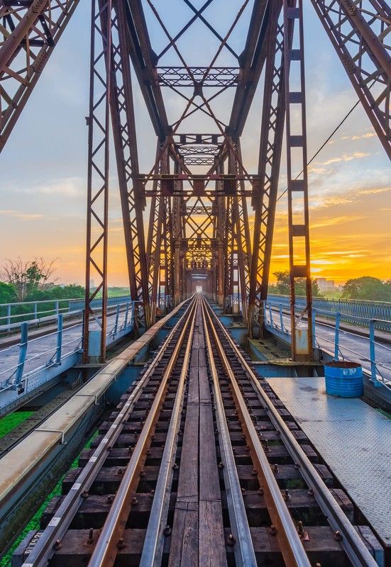 Sunrise of Long Bien Bridgephoto preview