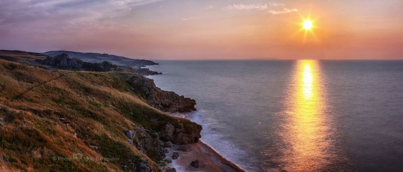 тропинка, солнце, солнечная дорожка,  путешествия на автомобиле, путешествия дикарём, путешествие, природный парк караларский, приключения, побережье 1000 бухт, пляж, пешеходный маршрут, пейзаж, панорама, маршрут, крым, генеральские пляжи, вечер, бухта, Солнечная дорожка фото превью