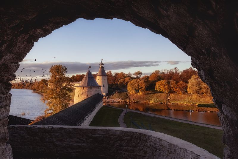 псков, осень, башни, autumn, landscape Снова птицы в стаи собираются...осень в Псковеphoto preview