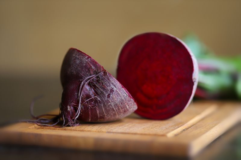 still life,  red, beet, vegetables, food, close-up still life with red beet фото превью