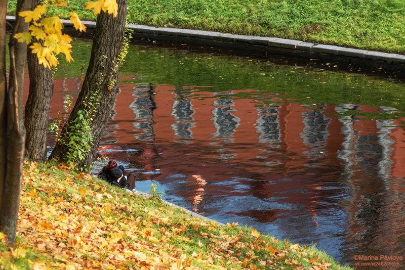 город, санкт-петербург, александро - невская лавра, река монастырка, отражения на воде, стрит фото, streetphoto, уличная фотография, nikon Всё побеждает любовь. Александро-Невская Лавра.photo preview