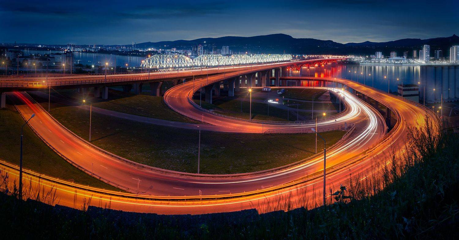 пейзаж, город, архитектура, мост, движение, дорога, траффик, ночь, вечер, панорама, николаевский, красноярск, енисей, река, свет, петля, Дмитрий Антипов