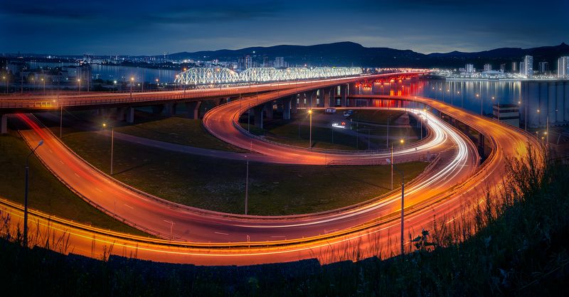 пейзаж, город, архитектура, мост, движение, дорога, траффик, ночь, вечер, панорама, николаевский, красноярск, енисей, река, свет, петля Николаевский мостphoto preview