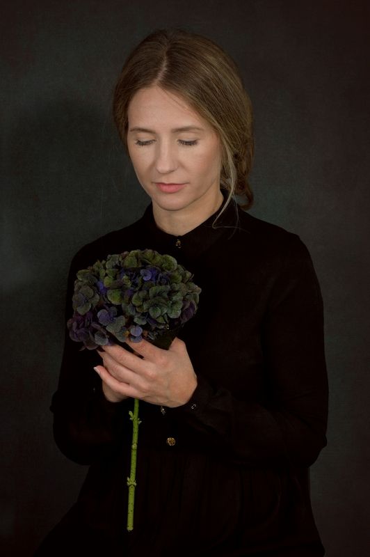 #портрет #женскийпортрет Дама с гортензиейphoto preview