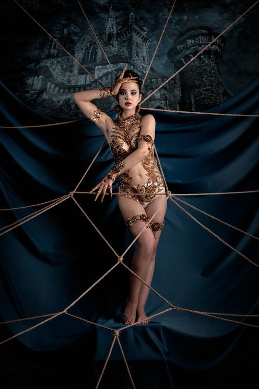 Женский портретphoto preview