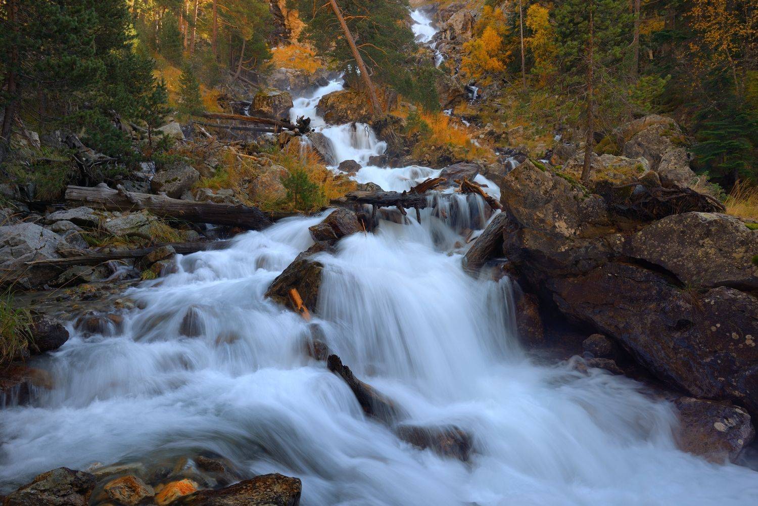 Кти -Теберда. Автор: Александр Жарников горы осень аксаут река, Александр Жарников