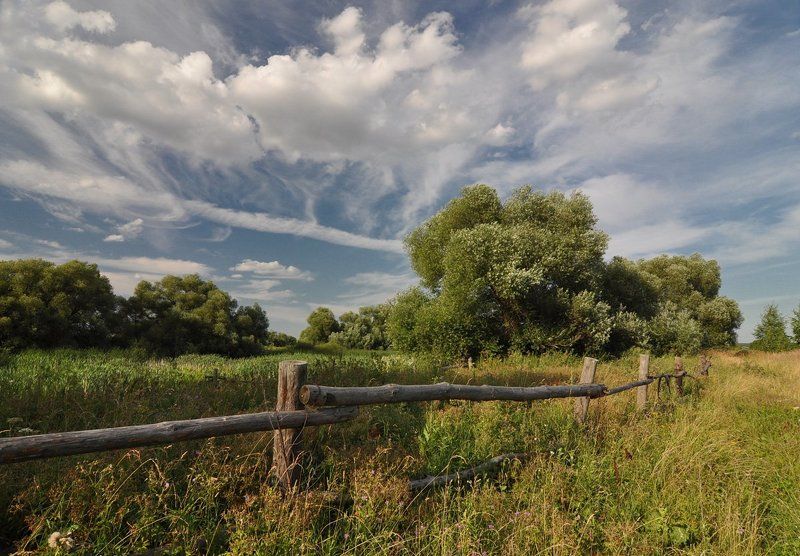 И снова за околицей гуляют облакаphoto preview