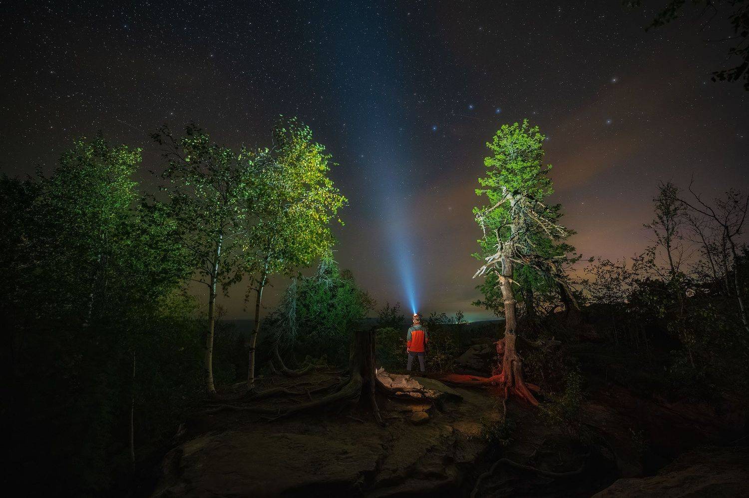 Созерцая звезды. Автор: Кирилл Кузнецов пермский край, ночь, каменный город, россия, урал, пейзаж, звезды, астрофото, Кирилл Кузнецов