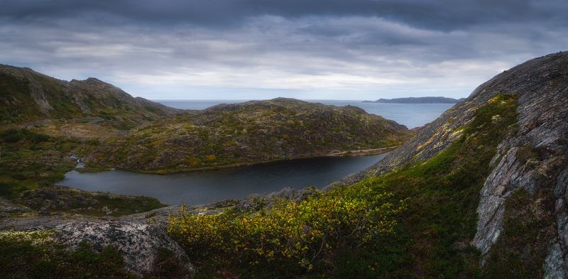 кольский, териберка, малое батарейское, северный ледовитый океан Малое Батарейское озеро и Северный Ледовитый океанphoto preview