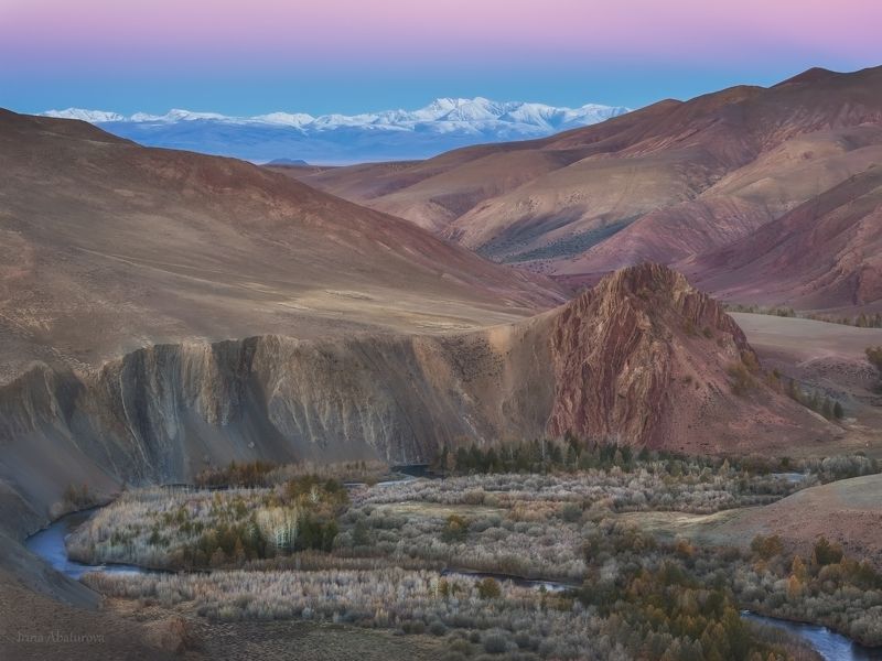 Холодный рассвет в каньоне реки Кызылшинphoto preview