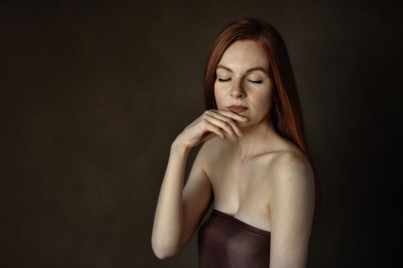 женскийпортрет Меланхолияphoto preview