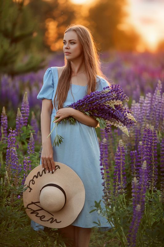 люпины, девушка, женский портрет Полина и люпиныphoto preview