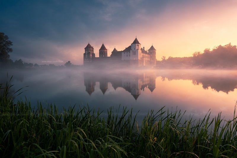 книга владыка моря, беларусь, белоруссия, замок. мир мирский, отражение, артем мирный, арт, длинная выдержка, belarus, artyom mirniy, mir, castle, cityscape, sunset, reflection Замково-парковый комплекс «Мир»photo preview