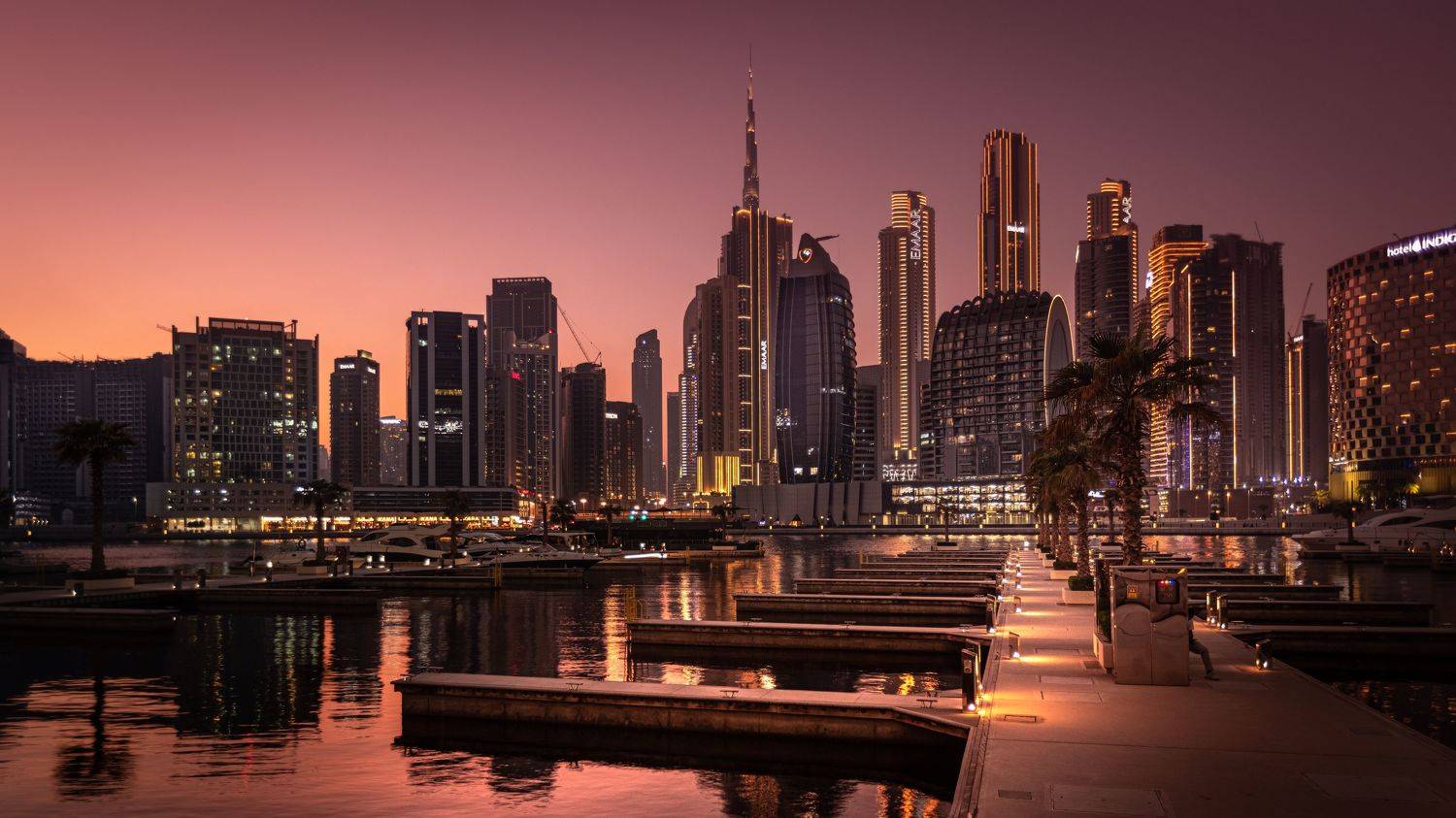 One more evening in Dubai. Автор: Roman Bevzenko uae, dubai, evening, dusk, sunset, city, town, architecture, skyline, Roman Bevzenko