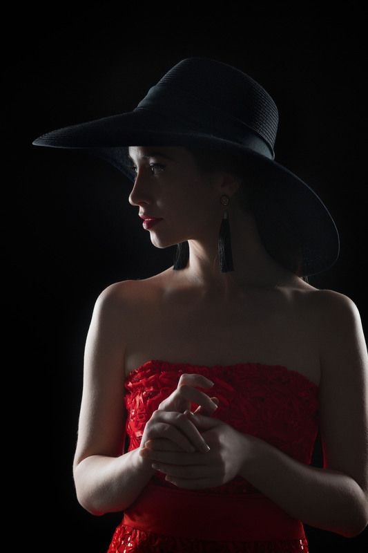 Женский портретphoto preview