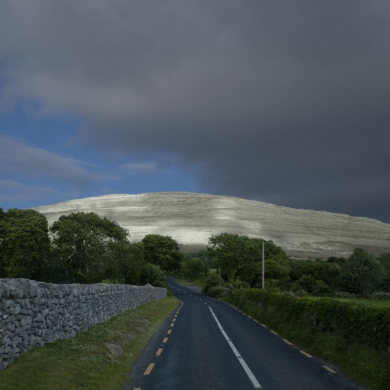Дорога к каменной пустыне Буррен.  Ирландияphoto preview
