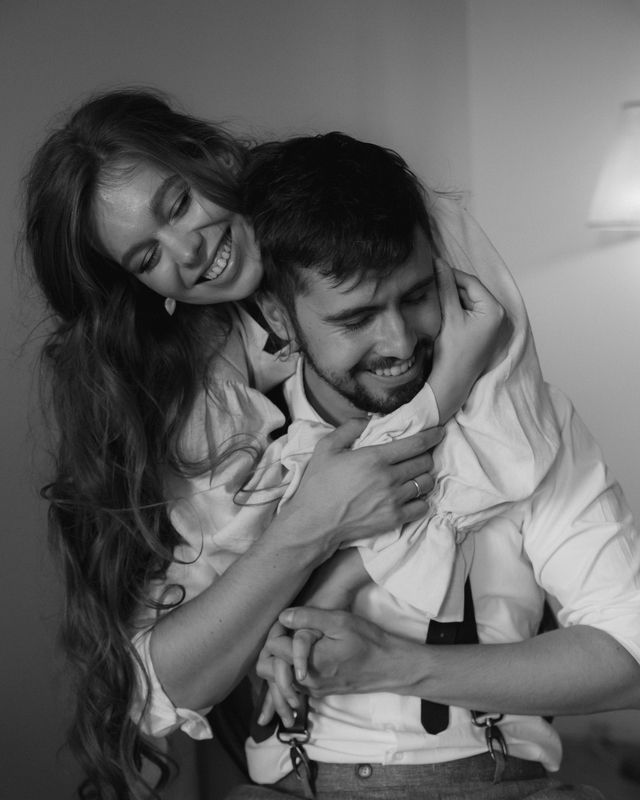 Любовь выдает улыбкаphoto preview