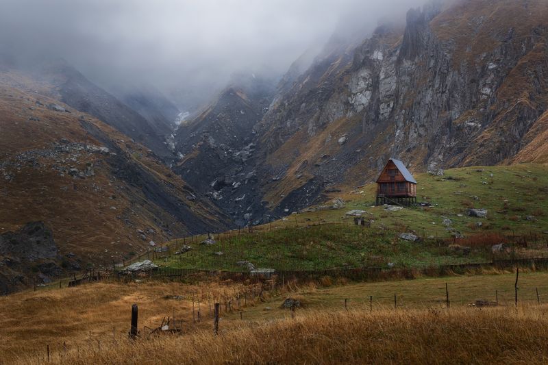 Gloomy housephoto preview