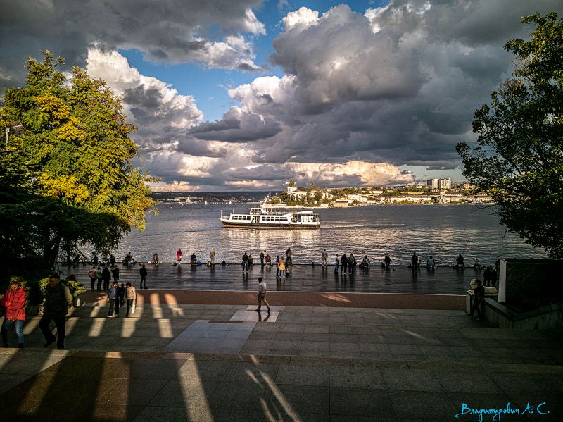 графская пристань севастополь кораблик облака рыбаки Графская пристань.photo preview