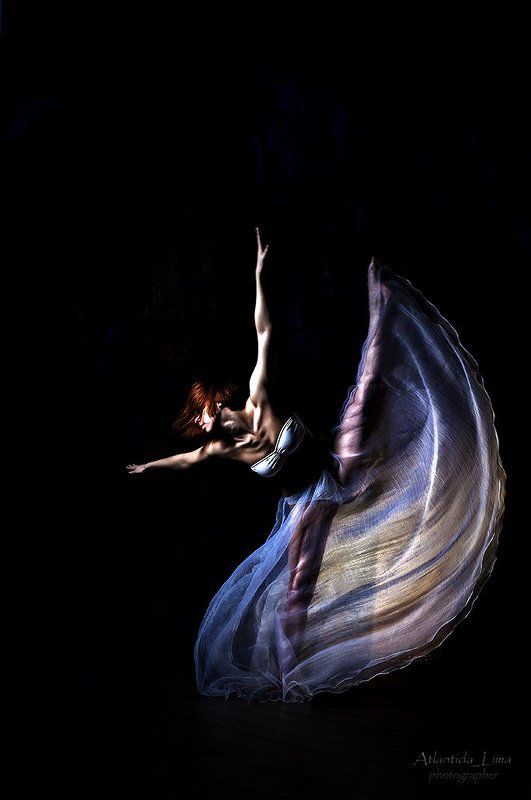 танец прыжок юбка девушка танецphoto preview