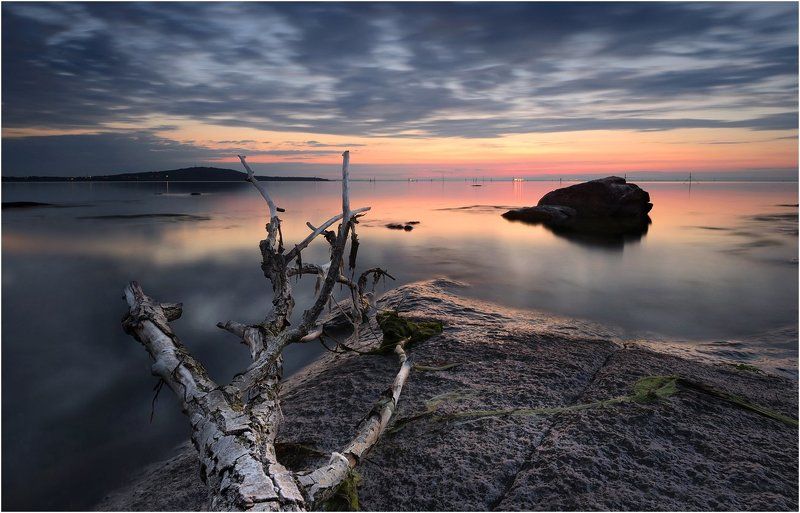 Закат на берегу моряphoto preview