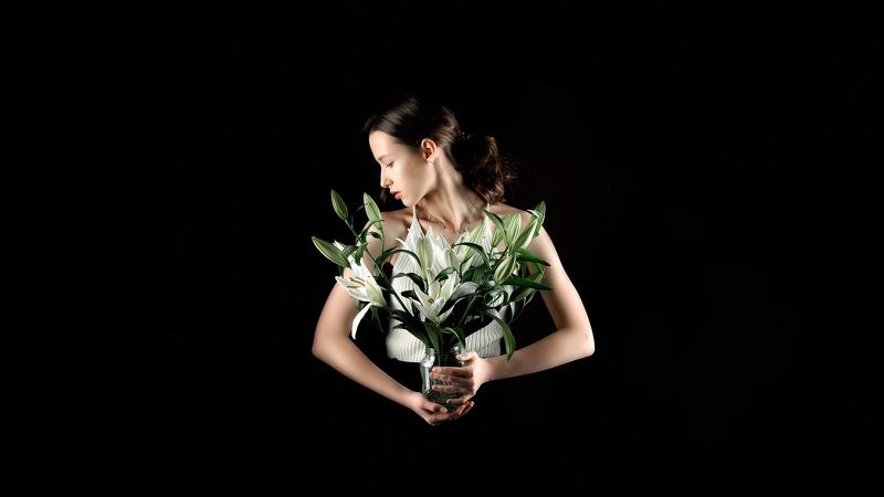 Женский портретphoto preview