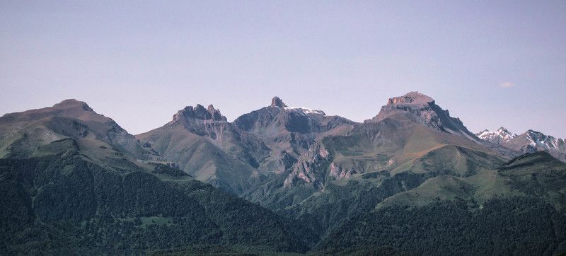 Панорама на Скалистый хребет Северной Осетииphoto preview
