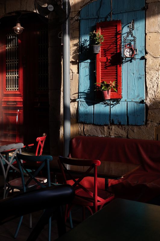 Красный и голубой фото превью