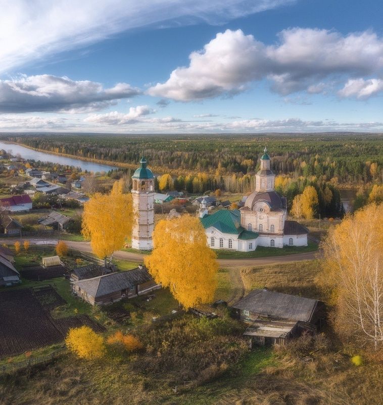 Осенняя пора в селе Сырьяныphoto preview