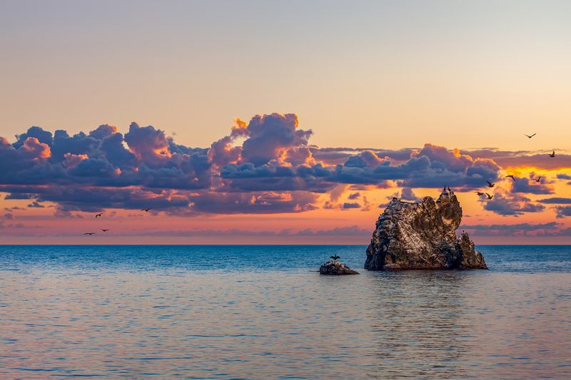 Скола Монах, Утес (крым)photo preview