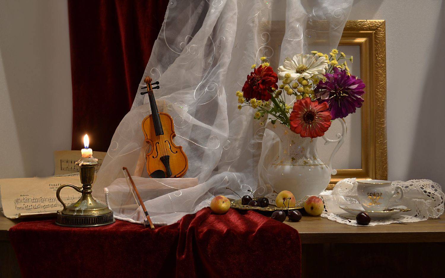 still life,натюрморт,  цветы, фото натюрморт, скрипка, ноты,  лето,  июль, подсвечник, настроение, фарфор, фрукты, Колова Валентина