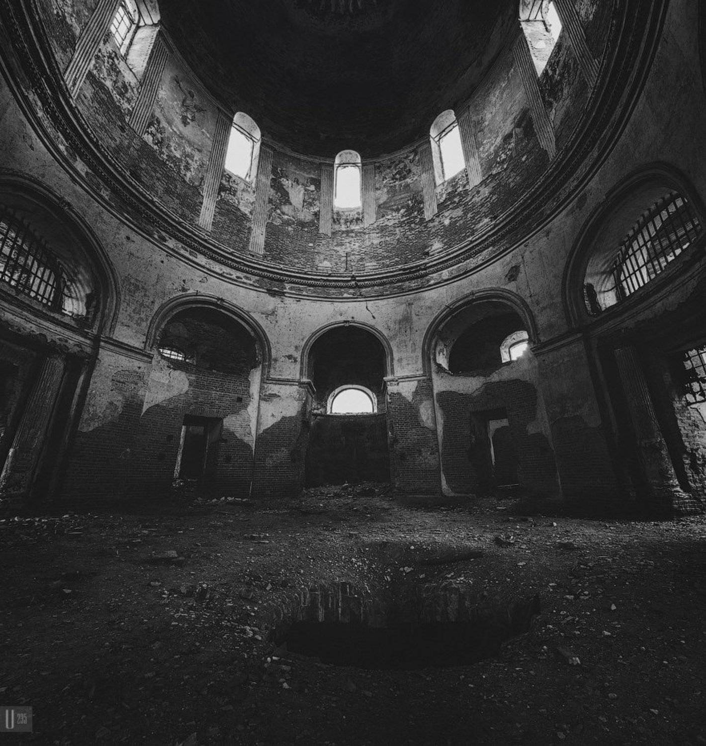 Ищущим упокоение. Автор: U-235 могила, монах, церковь, склеп, святые, U-235