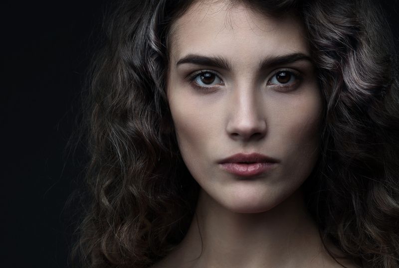девушка, портрет, взгляд, красивая, строгая, фас, модель, волосы, глаза, молодая, худая, женский Надежда К.photo preview
