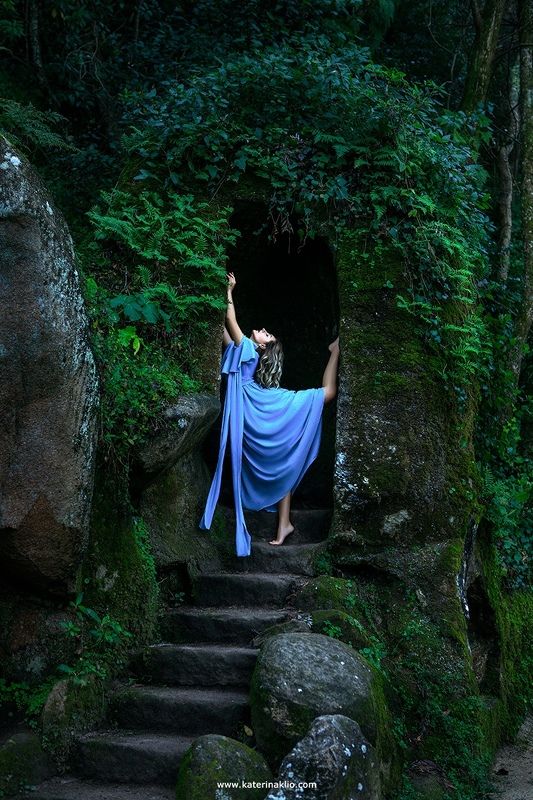 raindrop, garden, fall, sleep, blue, nature, stone, rocks, woman, model, beautiful Raindrop in the gardenphoto preview