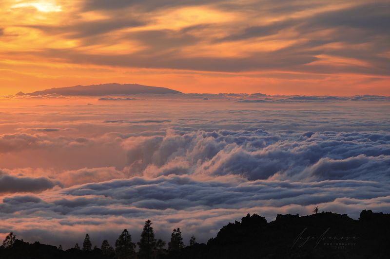 Над небом в горах у подножья вулкана!photo preview