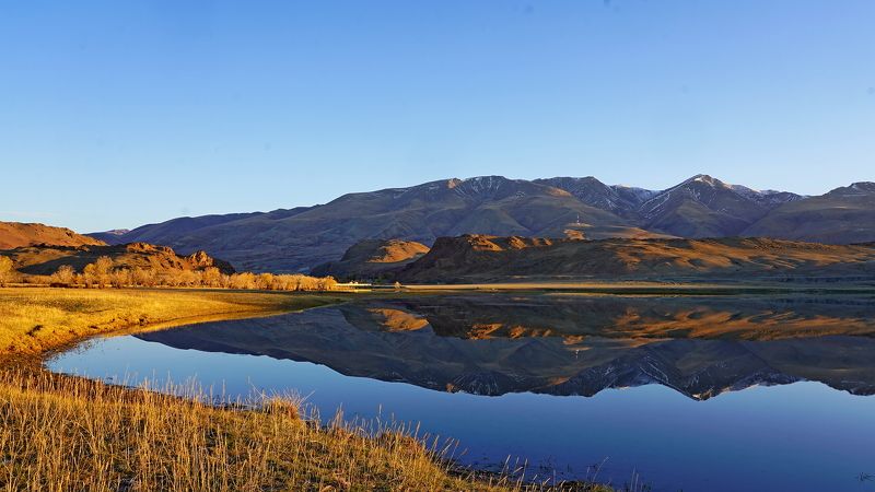 озеро, горы, холмы, рассвет, закат, Алтай, Россия, Красногорское озеро Красногорское озеро на рассветеphoto preview