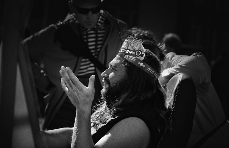 чб фото,городские картинки,уличное фото Городские картинки. Арбат. Вышивка на пяльцахphoto preview